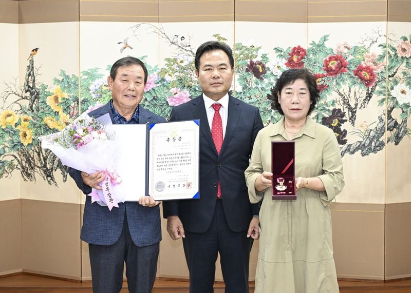 70여 년 만에 되찾은 명예…문경 6·25 참전용사 2명 화랑무공훈장