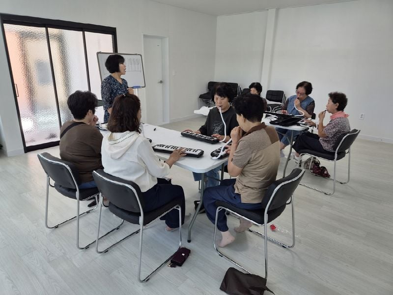 점촌3동 취약지역생활여건개조사업... 어르신 맞춤형 프로그램 ‘대성황’