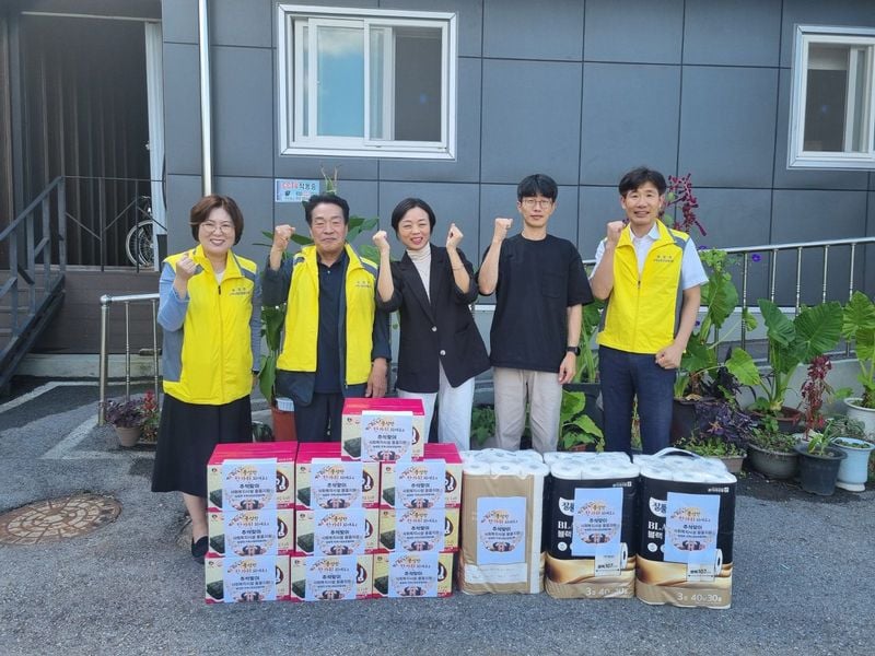 농암면 지역사회보장협의체, 추석 맞아 따뜻한 나눔 실천
