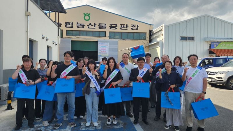 문경교육지원청, 한가위 전통시장 장보기 나서