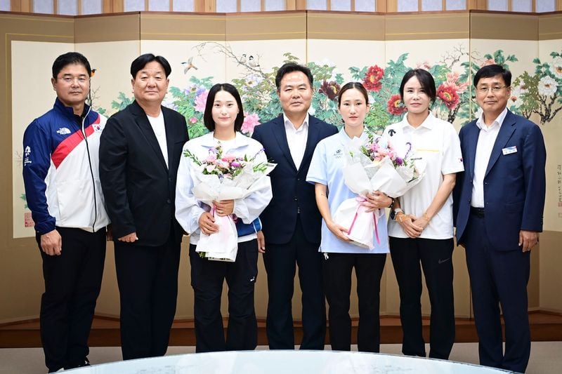 김학홍 문경시장·서정식 시의장, 아시안게임 빛낸 엄예진·조하림 격려