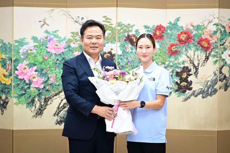 김학홍 문경시장과 조하림 선수