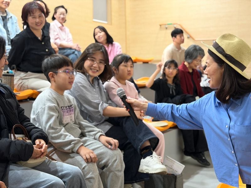 그림책으로 채운 문화의 날…문경 주민들 동심과 영감 나눠