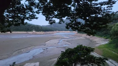 가뭄 타는 문경 경천호, 농민들 한숨