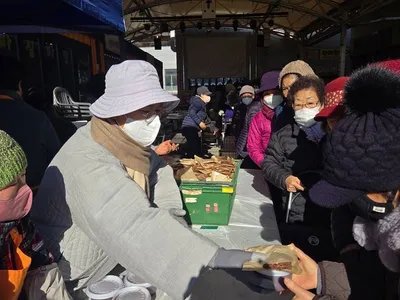 동지 팥죽에서 이웃사랑 성금까지.... 문경읍 연말 나눔의 온기 가득