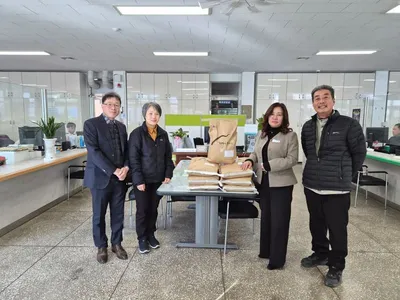 희양산마을영농조합법인 가은읍 출산가정에 쌀 전달