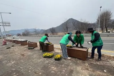 마성면 새마을회, 봄꽃ㆍ사랑의 감자 심어