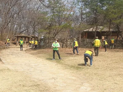 문경상록자원봉사단, 경북팔경 진남교반 환경정화