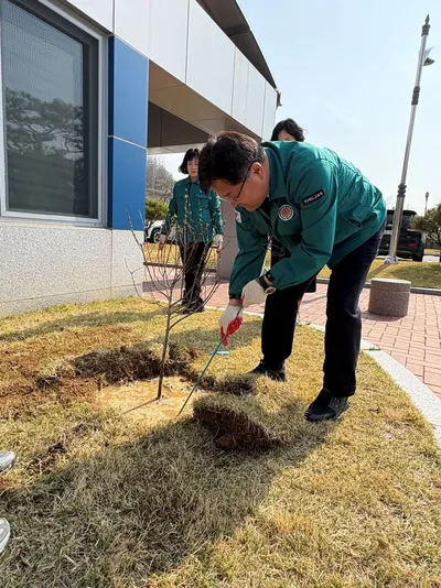 문경교육지원청, 4월 청렴문화의 날 기념 청렴 식수