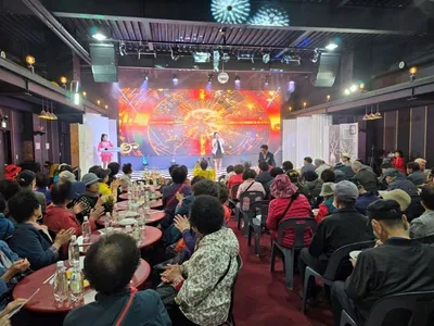 K탑가요, 어르신 170명에 짜장면 나눠