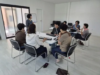 점촌3동 취약지역생활여건개조사업... 어르신 맞춤형 프로그램 ‘대성황’
