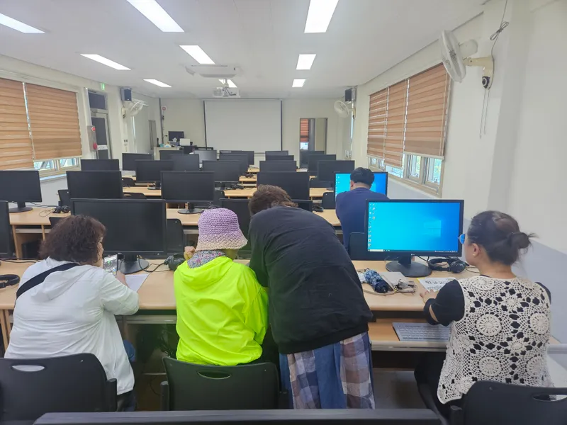 문경시 시민 정보화배움터 모습. /문경시 제공