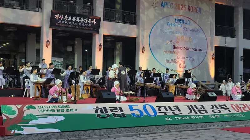 경북아리랑축제에서 문경새재아리랑 시집살이 공연 모습. /이민숙 대표