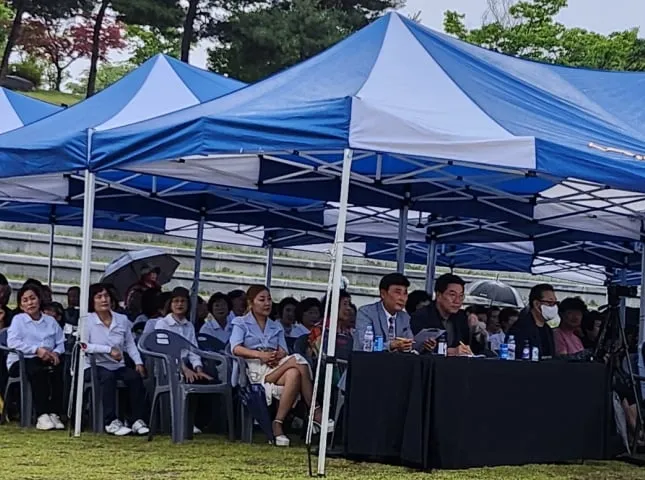 비 내리는 가운데 열린 제11회 박달가요제