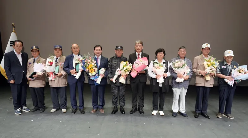 문경시 6.25전쟁 75주년 기념식 수상자들