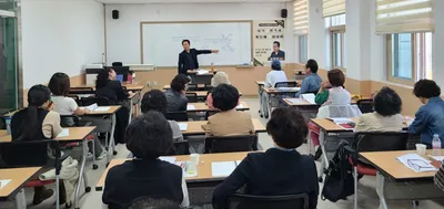 엄재국 시인, 점촌도서관 특강